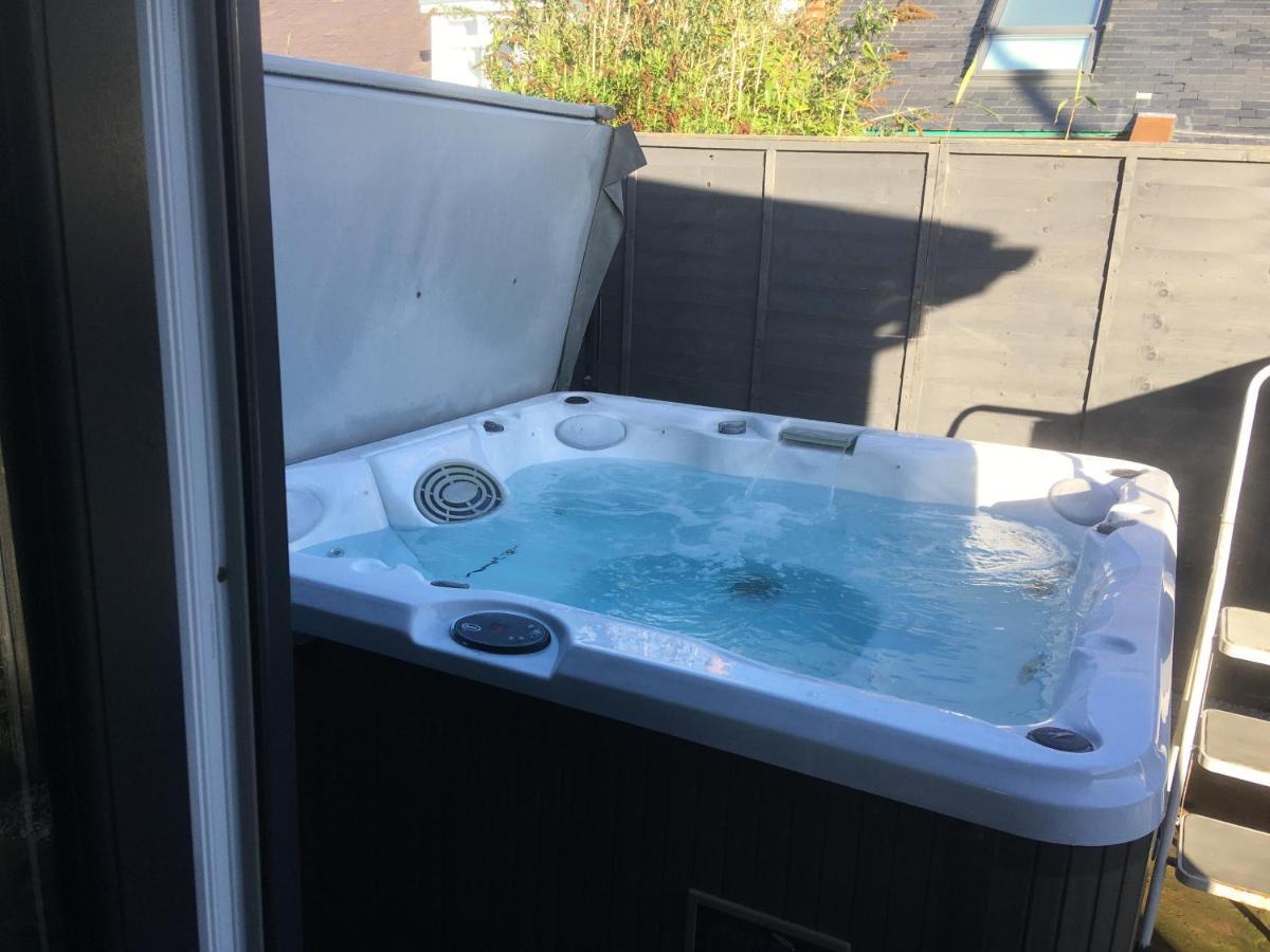 Sunset Retreat With Hot Tub * Carsethorn